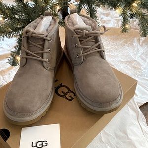 UGG - Neumel boots, size 8, color:oyster